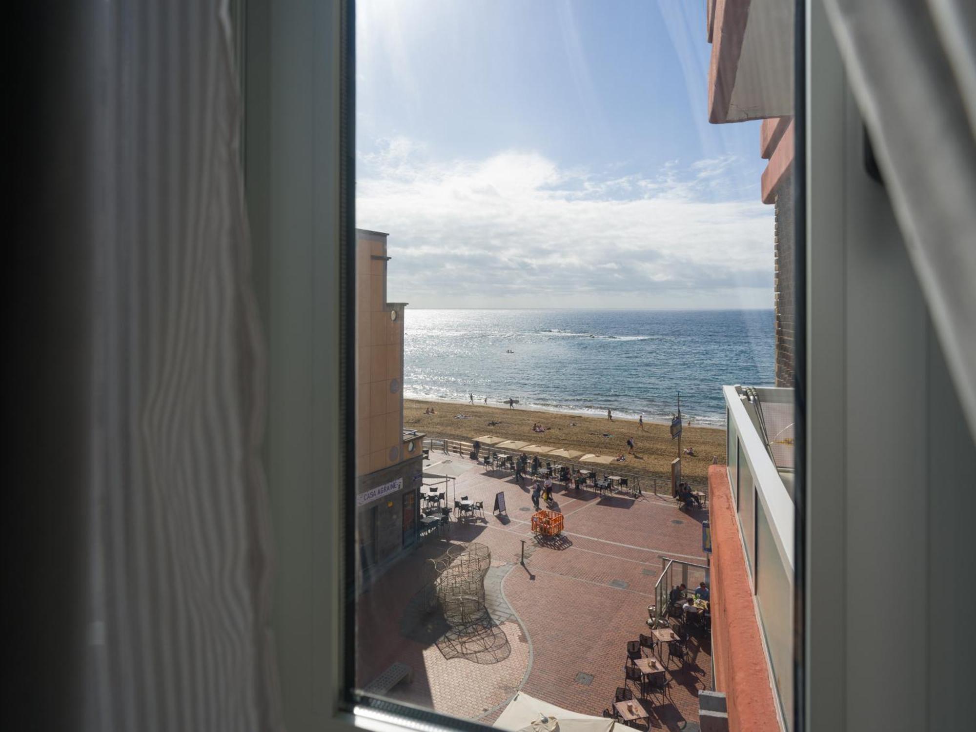 Passage To The By Canariasgetaway * Las Palmas de Gran Canaria